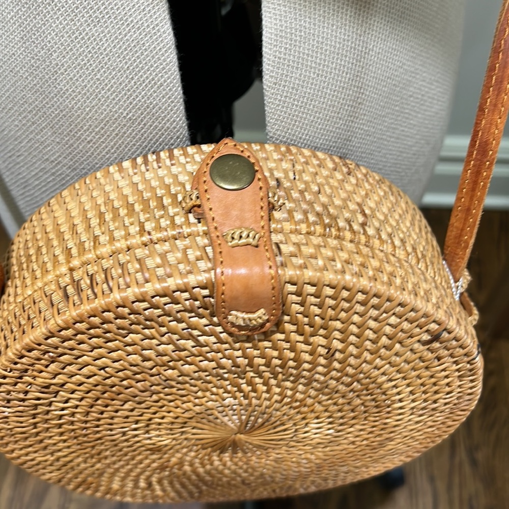 Crossbody Round Rattan Purse Gem